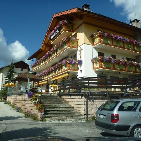 Hotel Millefiori Vigo di Fassa Exterior photo