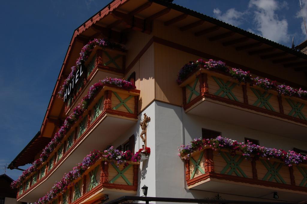 Hotel Millefiori Vigo di Fassa Exterior photo